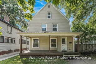 626 Atwood St NE in Grand Rapids, MI - Building Photo