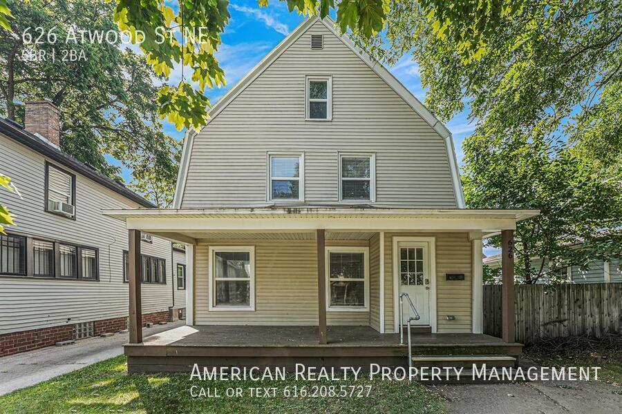 626 Atwood St NE in Grand Rapids, MI - Building Photo