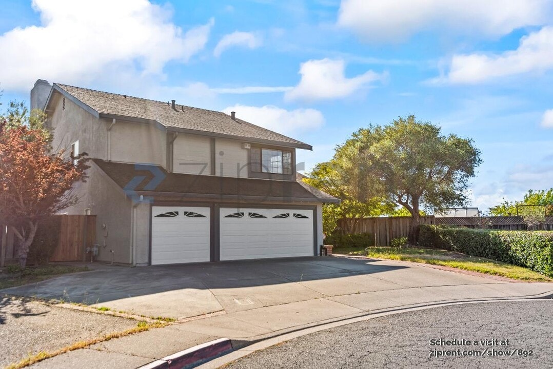 3700 Hidden Springs Ct in Richmond, CA - Building Photo