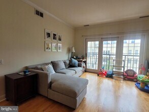500 Admirals Way in Philadelphia, PA - Building Photo - Building Photo