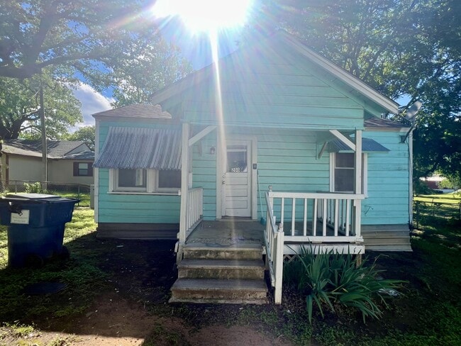 property at 307 E Cates St