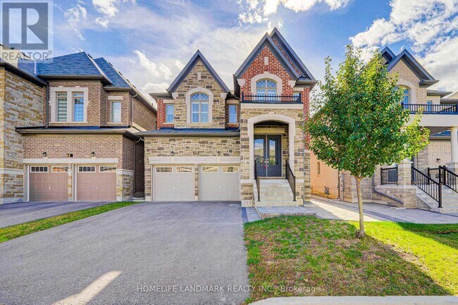 175 Scrivener Dr in Aurora, ON - Building Photo - Building Photo
