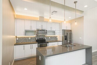 3102 N 37th St in Phoenix, AZ - Building Photo - Building Photo