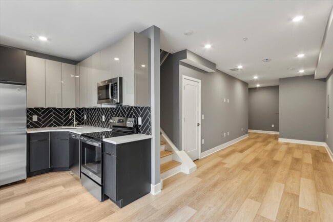 property at 1615 Poplar St