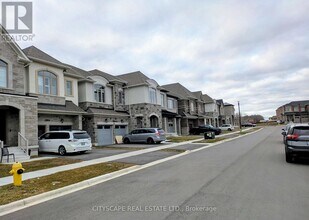 2862 Shortreed Gdns in Pickering, ON - Building Photo - Building Photo