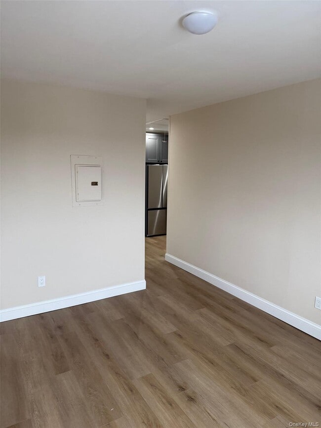 3 Railroad Ave in Babylon, NY - Building Photo - Building Photo