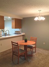 Poplar Village Apartments in Medford, OR - Foto de edificio - Interior Photo