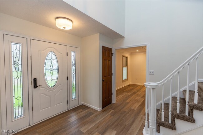 17016 Greenwood Dr in Strongsville, OH - Building Photo - Building Photo