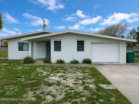 215 Park Ave in Satellite Beach, FL - Building Photo