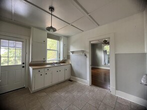 132 Woodland St in Denton, TX - Building Photo - Building Photo