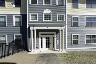 Riverbrook Apartments in South Portland, ME - Building Photo - Building Photo