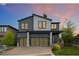 14615 NW Fricke Ln in Portland, OR - Building Photo