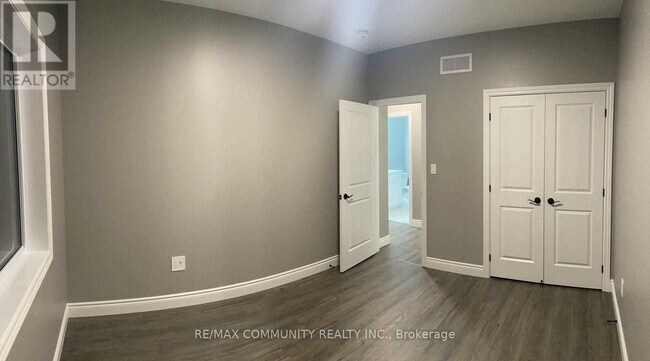 44 Redwood Dr in Belleville, ON - Building Photo - Building Photo