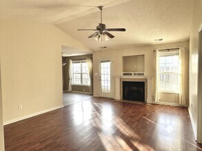 4418 Clifton Dr in Hope Mills, NC - Building Photo - Building Photo