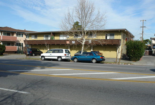 2320 California St in Mountain View, CA - Building Photo - Building Photo