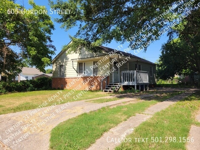 property at 605 Gordon St