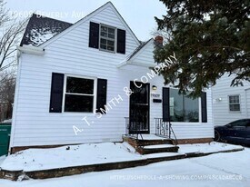 19609 Beverly Ave in Maple Heights, OH - Building Photo