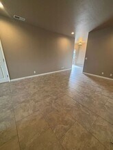 2069 Lake Wind Dr in Eugene, OR - Foto de edificio - Building Photo