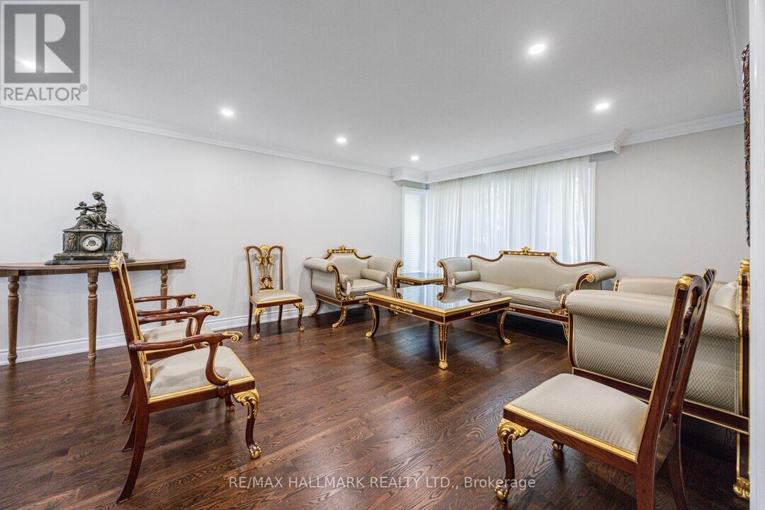 95 Caines Ave in Toronto, ON - Building Photo