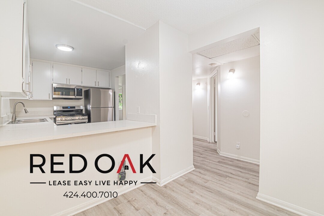 2724 Abbot Kinney Blvd in Los Angeles, CA - Building Photo