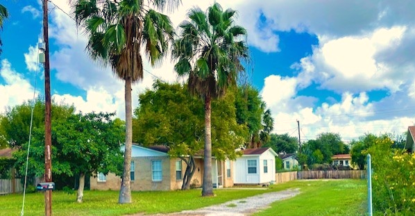 700 Nyssa Ave in McAllen, TX - Building Photo