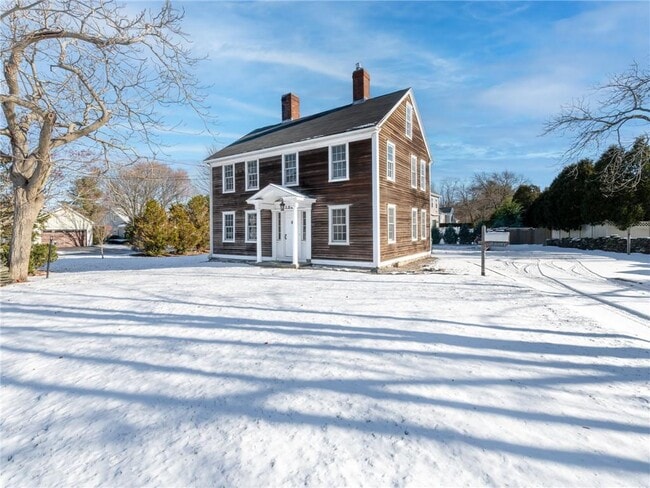 1382 Hope St in Bristol, RI - Foto de edificio - Building Photo