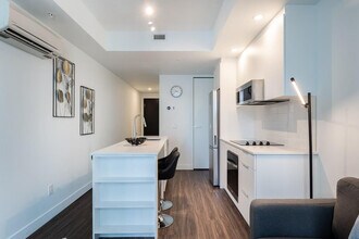 665 Rue Versailles in Montréal, QC - Building Photo - Building Photo