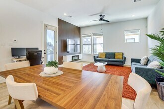 2339 Eagle St in Houston, TX - Building Photo - Building Photo