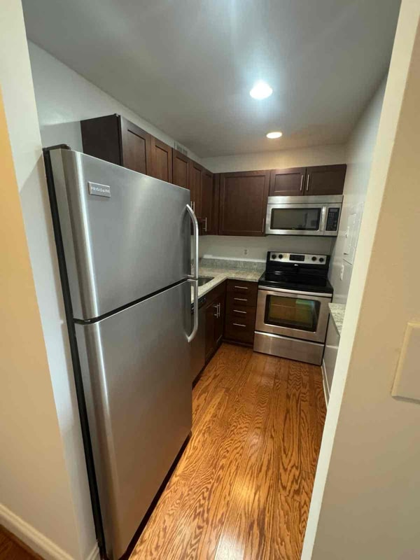 3101 S Manchester St