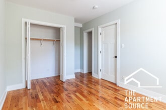 560 W Arlington Pl, Unit 311 in Chicago, IL - Building Photo - Building Photo