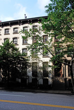 446 W 23rd St in New York, NY - Building Photo - Building Photo