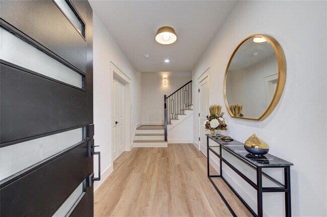 2512 Gray St in Houston, TX - Foto de edificio - Building Photo