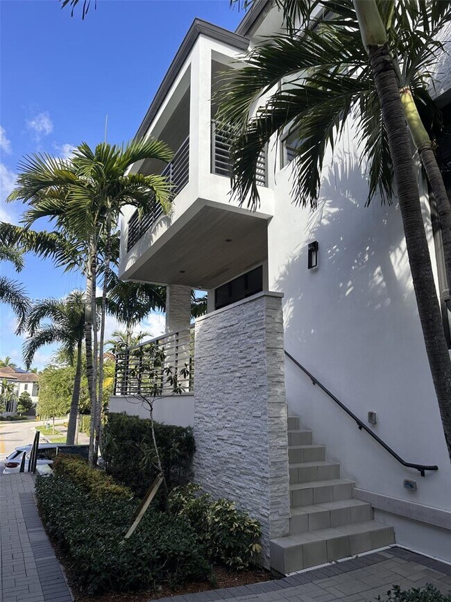 8231 NW 48th St in Doral, FL - Building Photo - Building Photo
