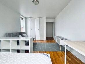 1200 Gravesend Neck Rd in Brooklyn, NY - Building Photo - Building Photo