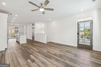 432 Burton Dr in Alpharetta, GA - Foto de edificio - Building Photo