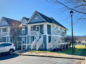 4606 Breakers Ln in Asheville, NC - Building Photo