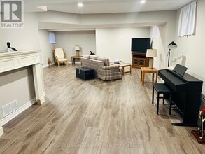 63 Inglewood Pl in Whitby, ON - Building Photo - Building Photo