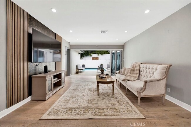 4912 Alonzo Ave in Los Angeles, CA - Foto de edificio - Building Photo