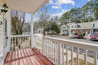 5369 Gardner Ct in Williamsburg, VA - Foto de edificio - Building Photo