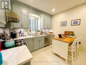 36 Ashdale Ave in Toronto, ON - Building Photo - Building Photo