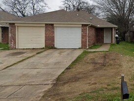 939 Baker St in Fort Worth, TX - Building Photo