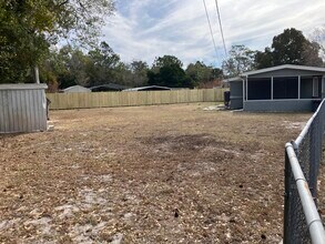 7461 W Village Dr in Homosassa, FL - Building Photo - Building Photo
