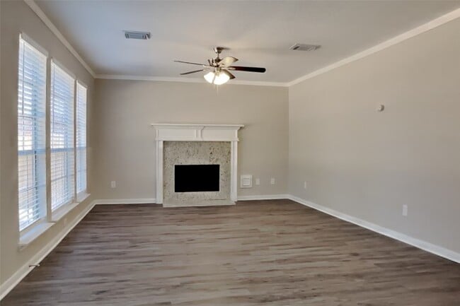 property at 727 Pateway Ct