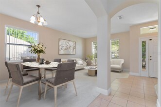 10090 Bennington Chase Dr in Orlando, FL - Building Photo - Building Photo
