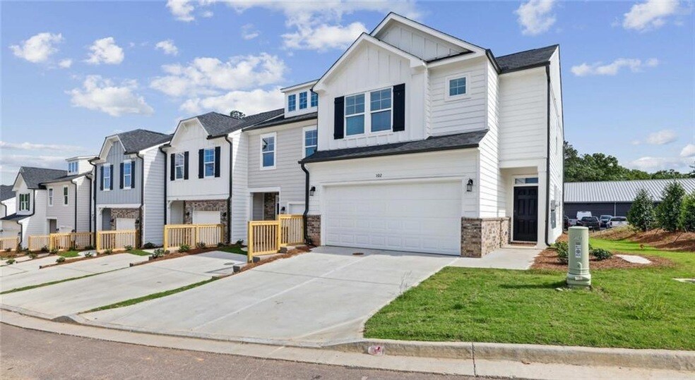 102 Fairlie Pkwy in Cartersville, GA - Foto de edificio