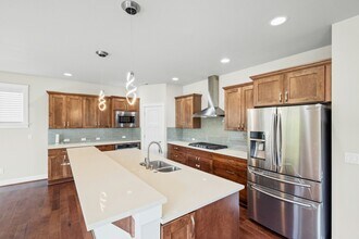 13616 NE 132nd Pl in Kirkland, WA - Building Photo - Building Photo