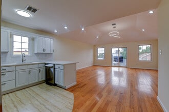 190 Terrace Ave, Unit # 2 in Jersey City, NJ - Foto de edificio - Building Photo
