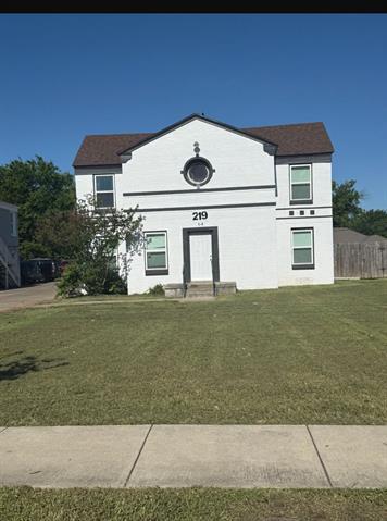 property at 219 SE 13th St