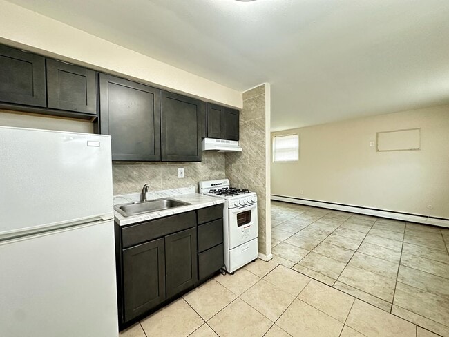 7100 Oxford Ave in Philadelphia, PA - Building Photo - Building Photo