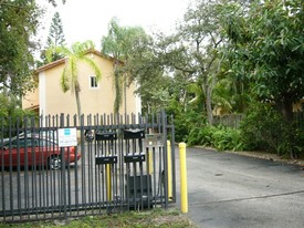 2828 Coconut Ave Apartments